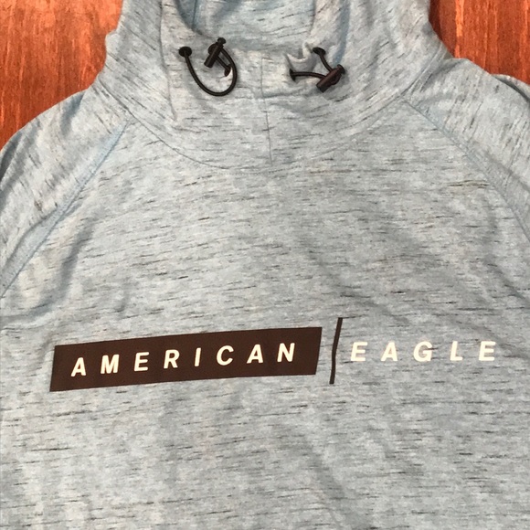 Light blue hoodie that’s very soft to the touch - Picture 3 of 4